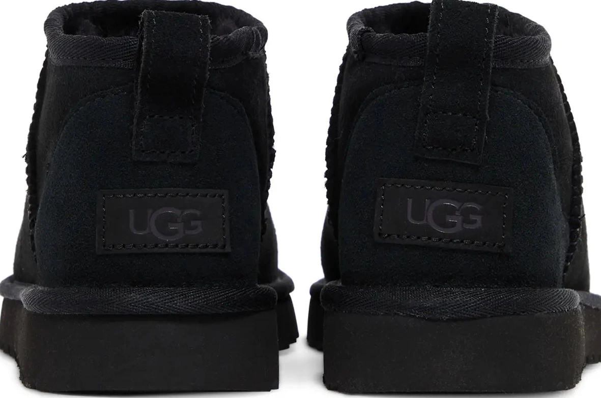 UGG W Black Mini Classic Ultra 0605